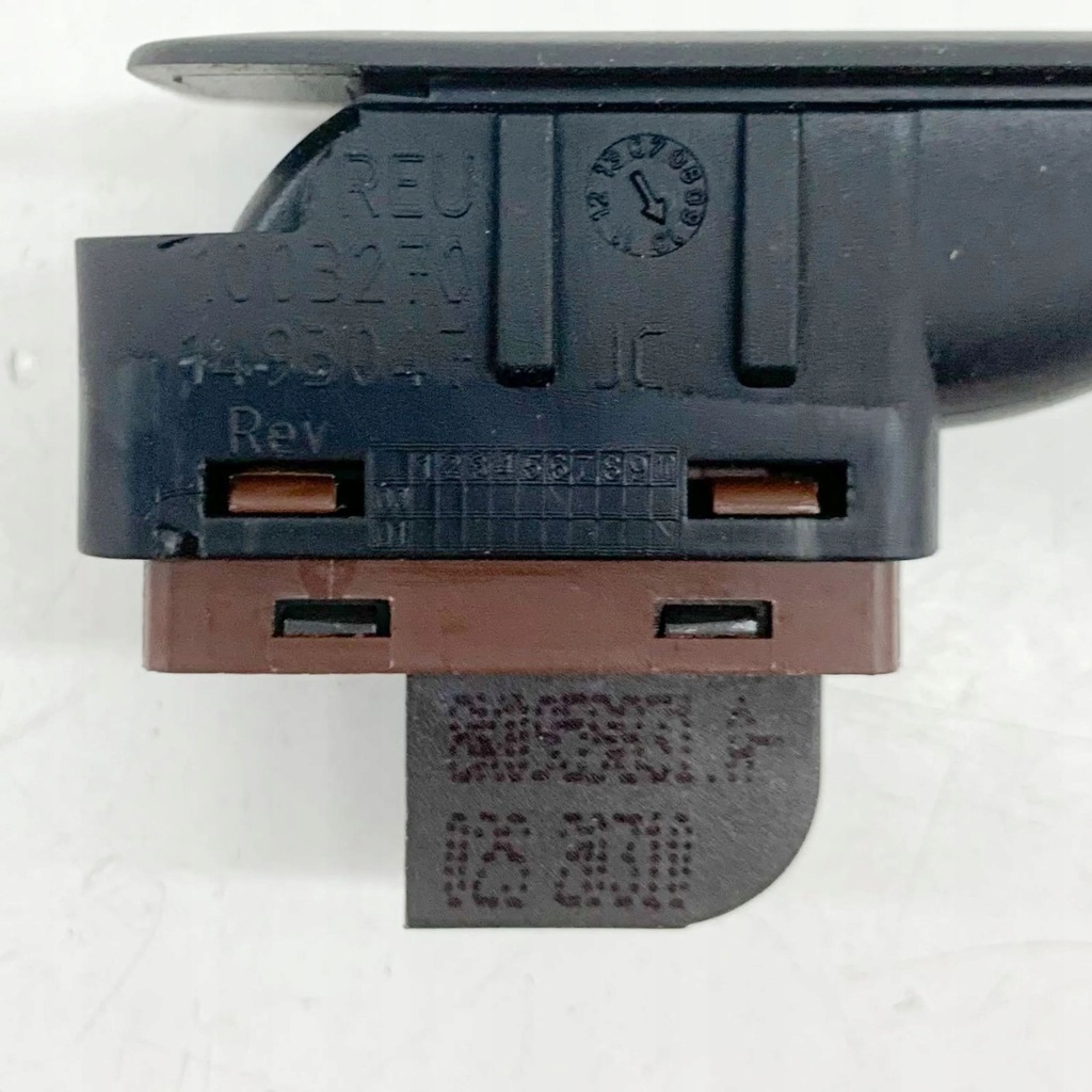 фото №8, Audi a4 s4 b8 8k 2011 кнопка открывания крышки багажника