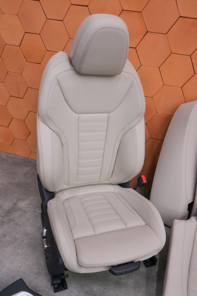 фото №8, Bmw g22 салон сиденья заднее сиденье обшивки sport кожа oyster память подогрев