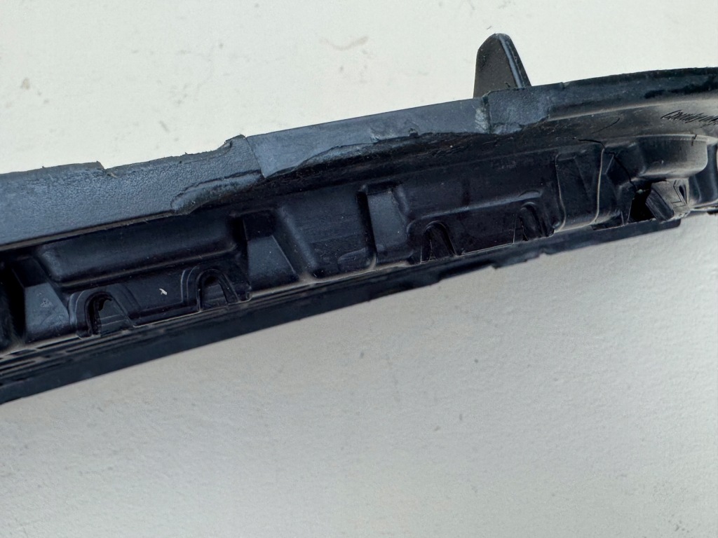 фото №10, Jaguar f-pace x761 lift r-dynamic 21r- решётка средняя бампера перед