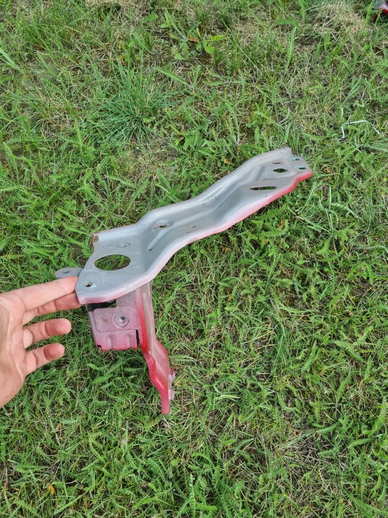 фото №1, Dacia sandero iii pas передний кронштейн кронштейн левая 625199663