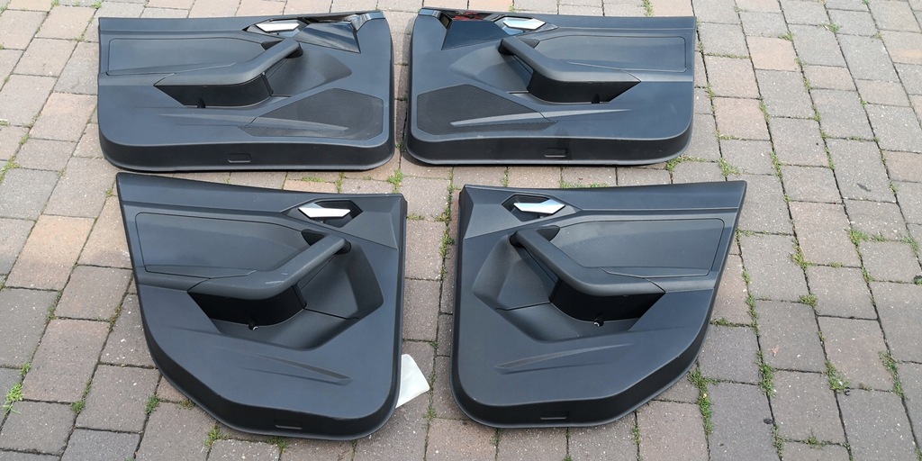 фото №1, Audi a1 82a обшивки дверь комплект