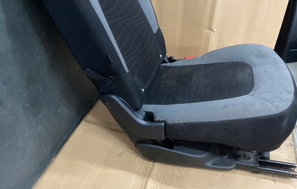 фото №3, Сиденье задняя правый ii ряд citroen c4 grand picasso ii