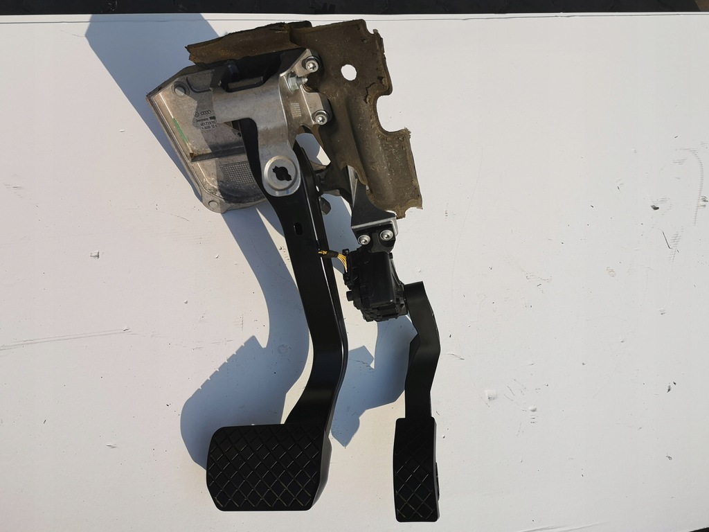 фото №1, Audi a8 d3 педаль сцепление тормоз 4,0 tdi