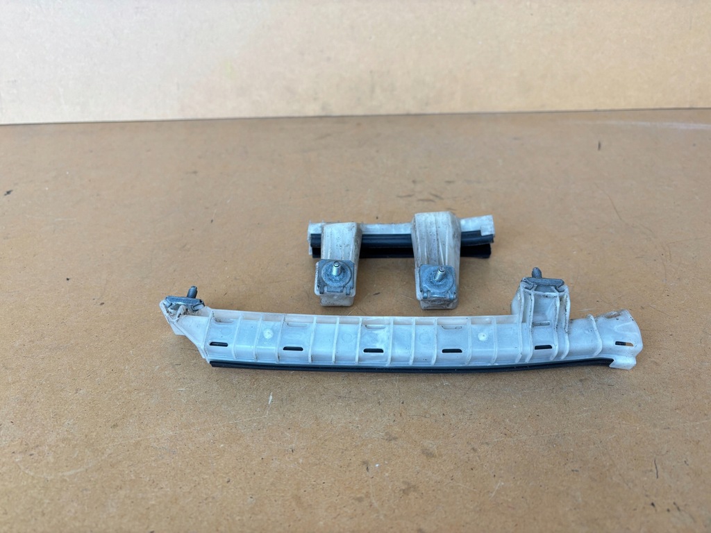 фото №2, Напрямна скло правий задня renault megane iv 4