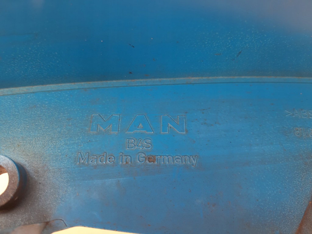 Man tg3 tgx tgs tgl tgm облицювання правий кутик вітровик оригінал 81611100154 Ціна