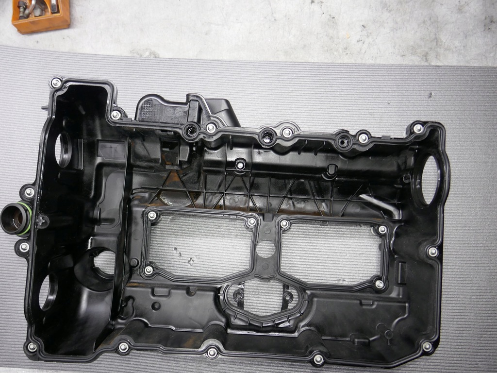 фото №11, Bmw e84 e89 f07 f10 f15 крышка клапанов 7588412