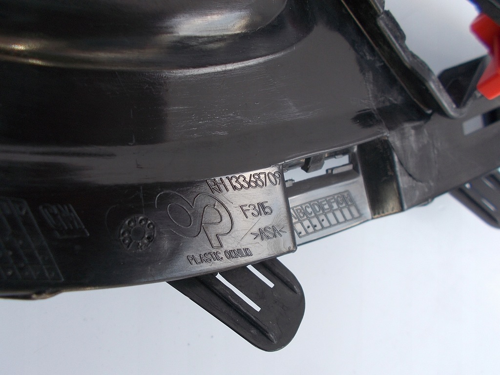 фото №9, Решётка бампера правая поворотник opel astra iv