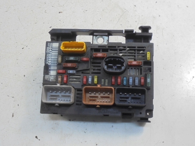 фото №1, Коробка запобіжників peugeot оригінальний номер 9664705980