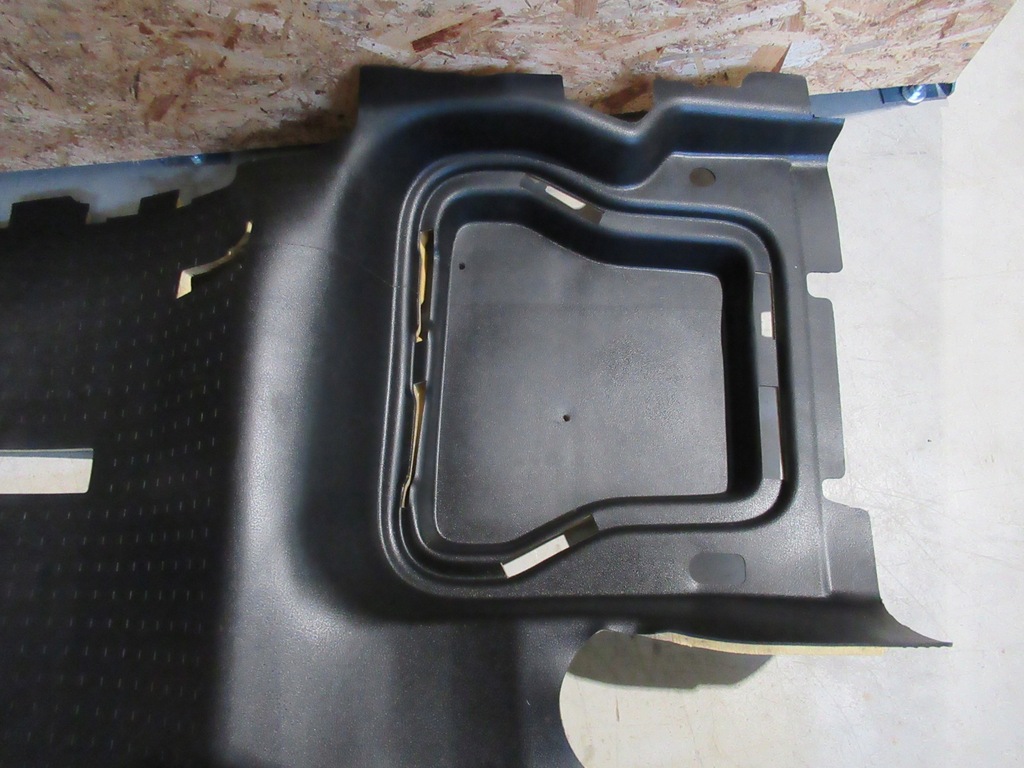 фото №5, Vw caddy iv 4 2k короткий задняя резиновый обшивка 2k0863731bq