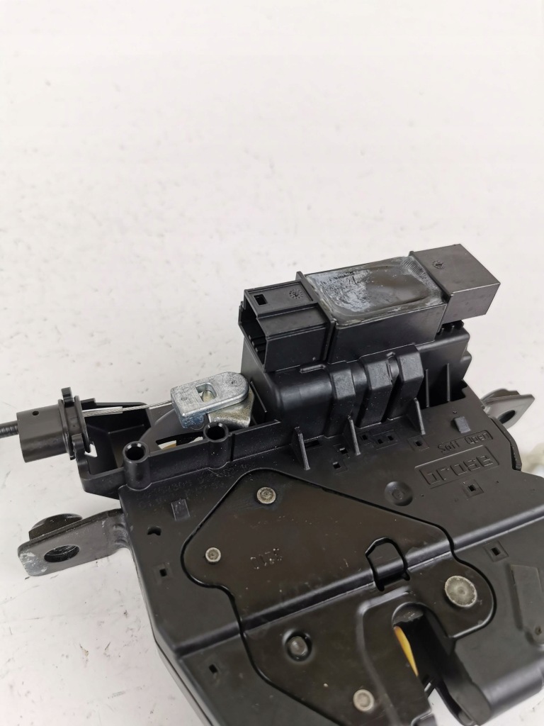 Замок кришки багажника bmw 7 f01 f02 f03 f04 51244878780 Київ