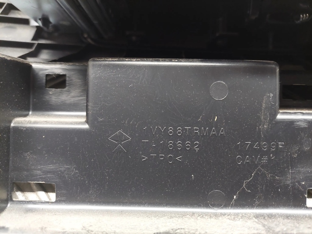 фото №7, Dodge ram 1vy88trmaa середина бардачки, полка