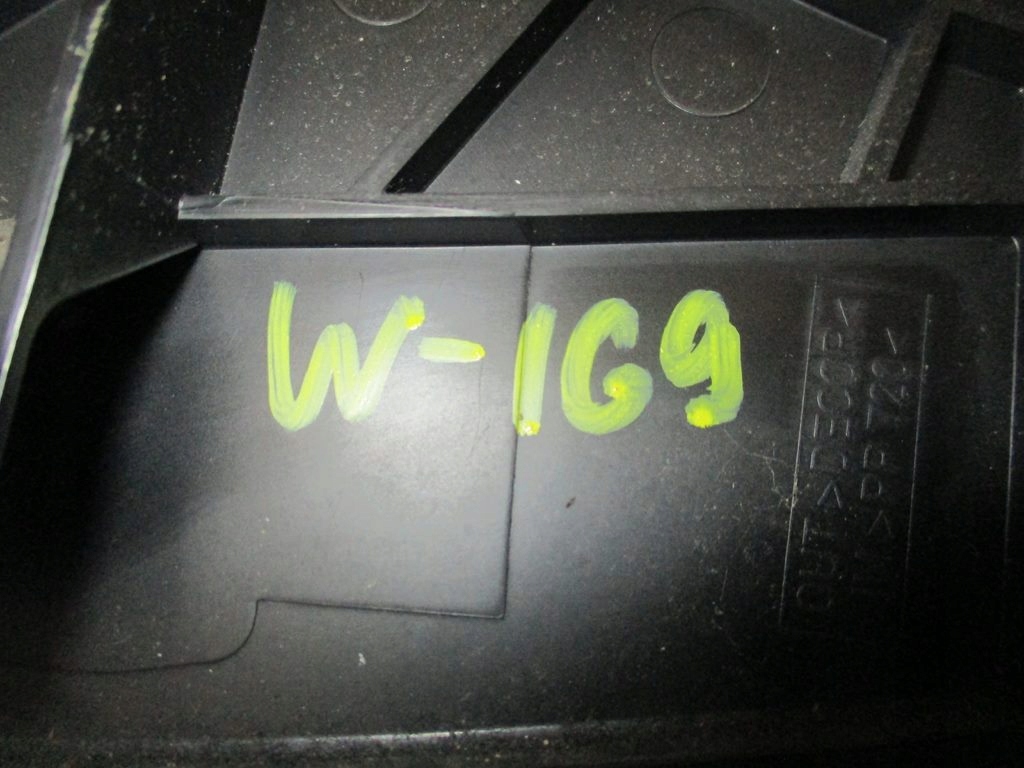 фото №5, Крышка аккумулятор mercedes w169 2.0 cdi