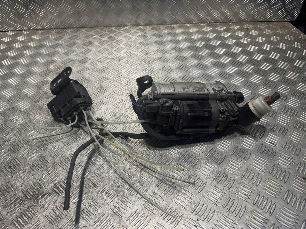 фото №1, Mercedes w212 w218 компрессор airmatic a2123200104