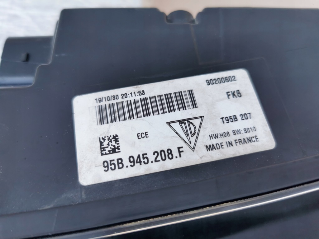 Porsche macan 95b gts рестайлінг  18- фара задня накладка кришки led 95b945208f в Україні