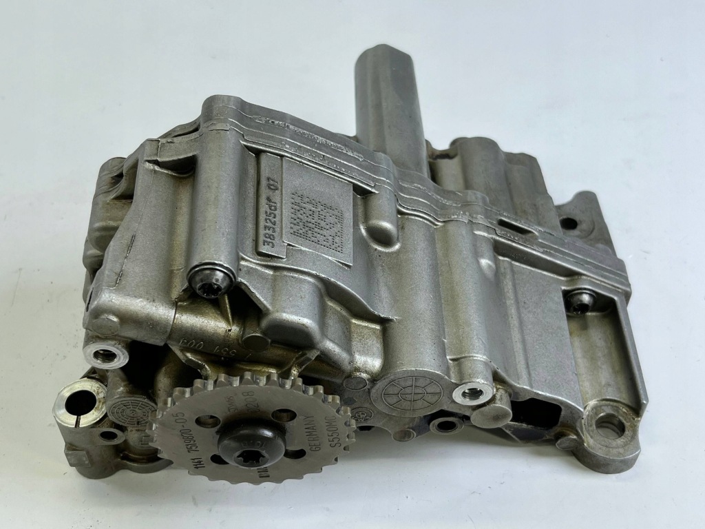 фото №1, Насос масла bmw 5 e60 e61 7519870