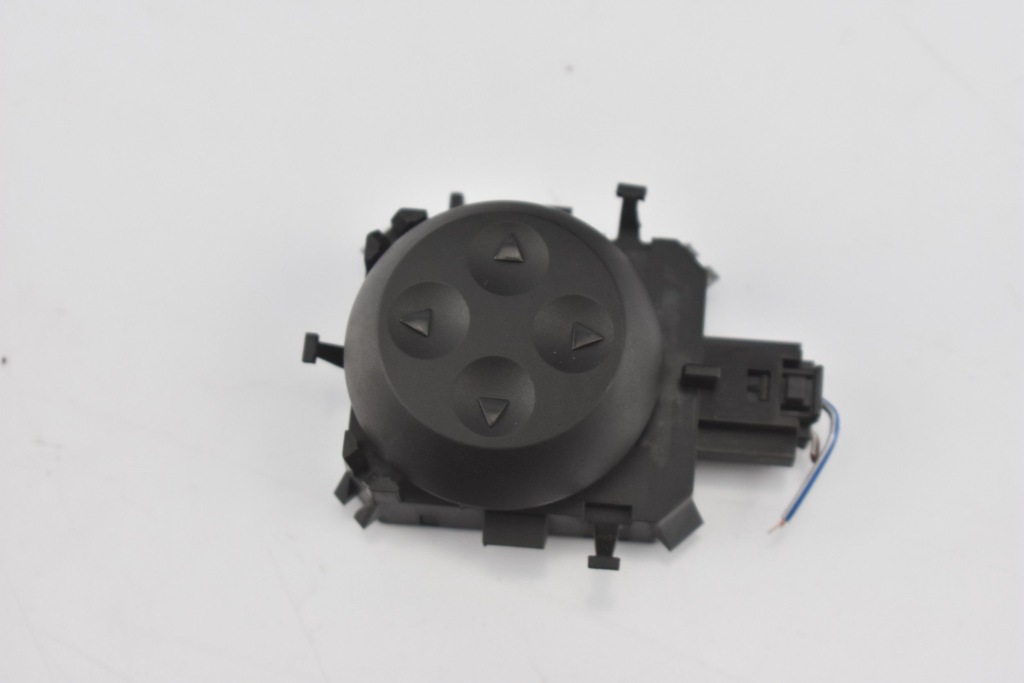 Купити Регулювання сидіння лівого  поперек a1679058001 w177