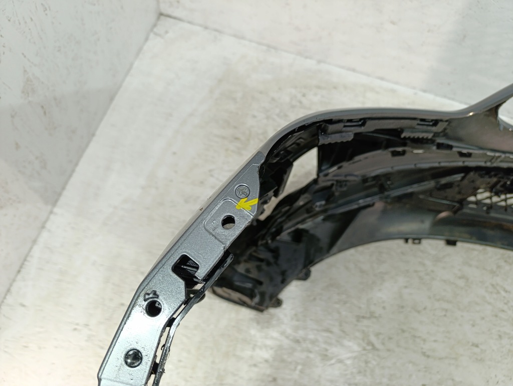 фото №14, Mercedes glc x254 a254 amg бампер перед передний решётка левая направляющая хороший