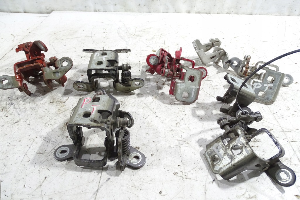 фото №1, Dodge journey 11- петля двері правий задня комплект