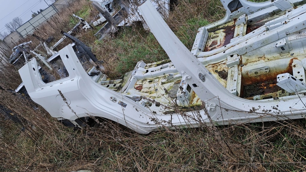 Купити Mercedes gl w164 164 чверть стійку  поріг правий