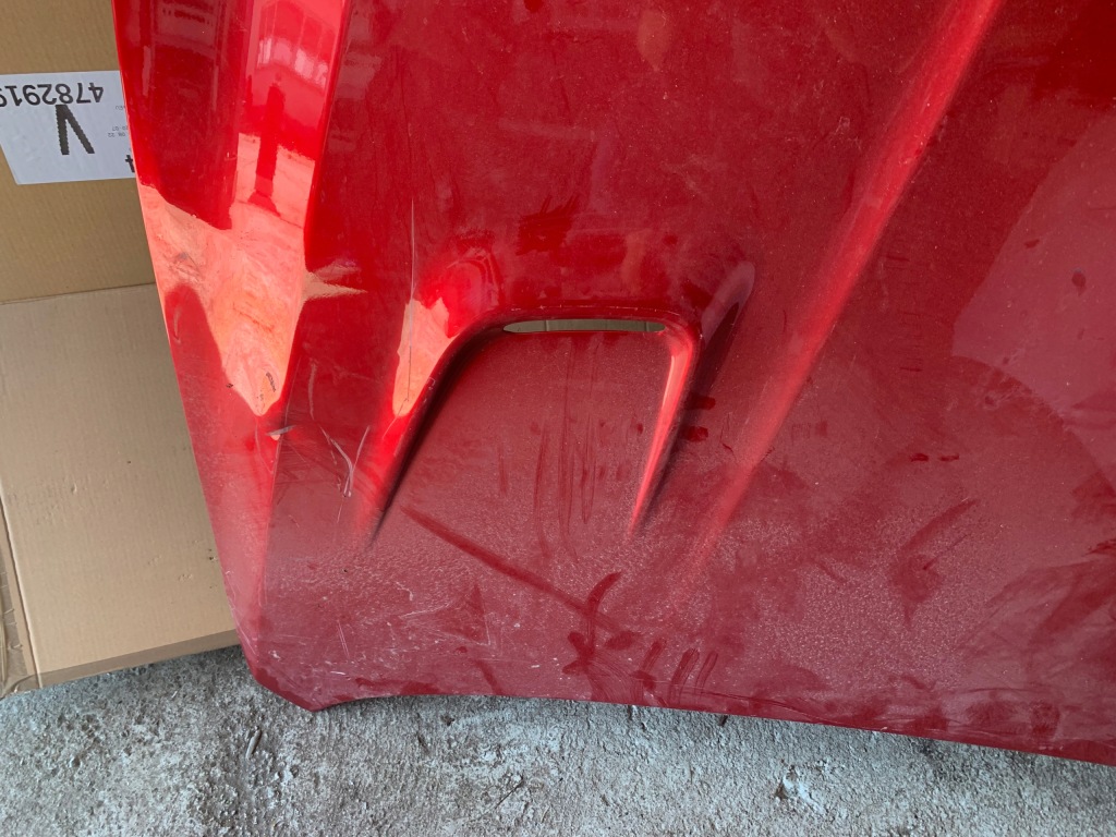 Капот maserati levante trofeo пошкоджена Недорого