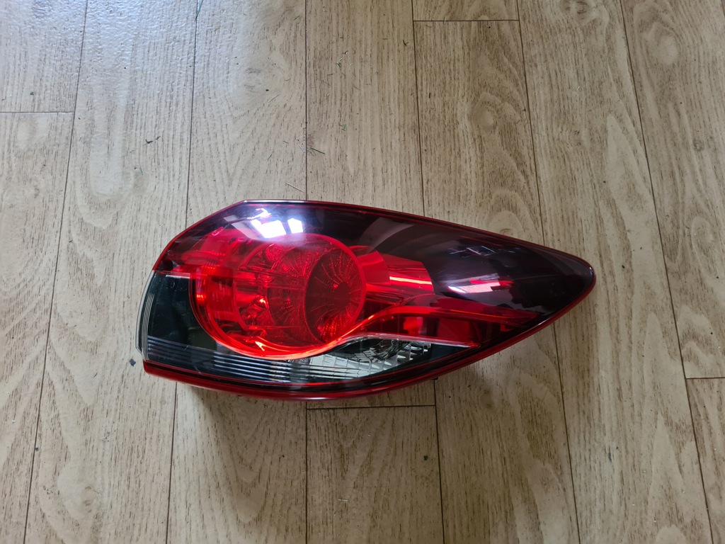фото №1, Mazda 6 gj kombi лампа правый задняя ghp9-51150
