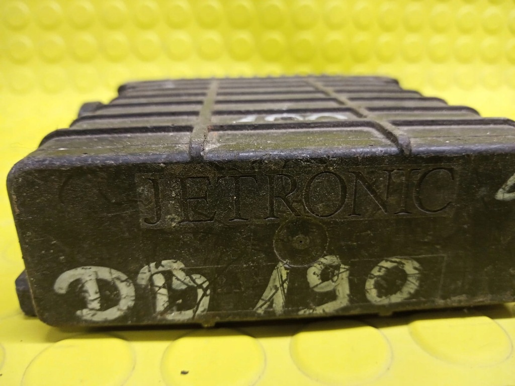 фото №4, Mercedes 190 блок управления бортовой компьютер двигателя 0280800160