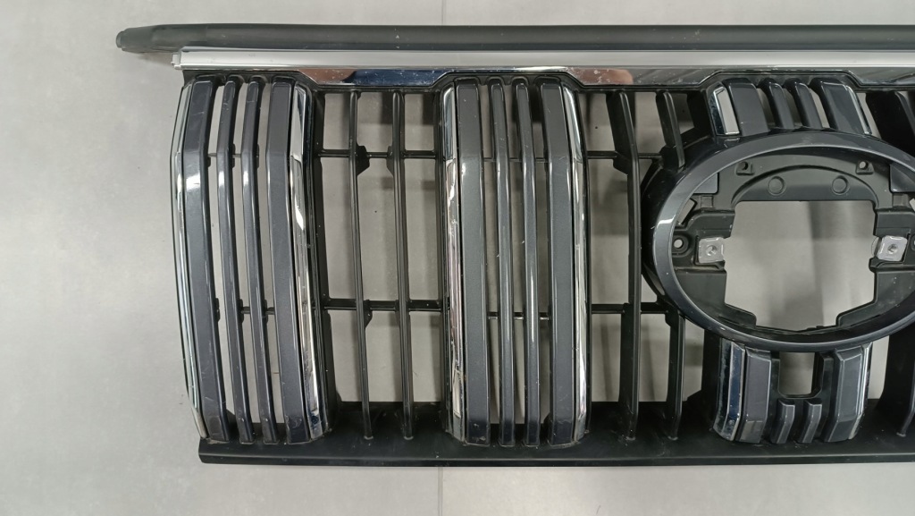 Бампер перед передній toyota land cruiser j150 рестайлінг  18- / + решітка радіатора Зі Шроту