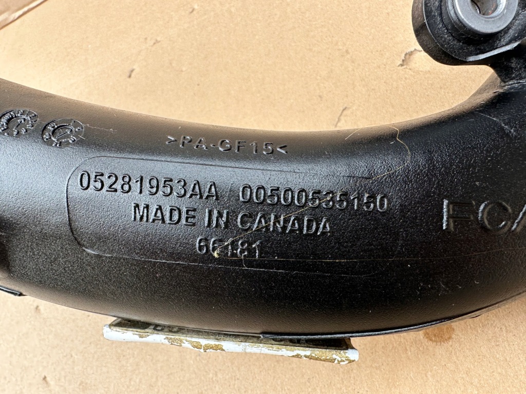 фото №4, Cherokee kl 19- 2.0tb шланг труба интеркулер