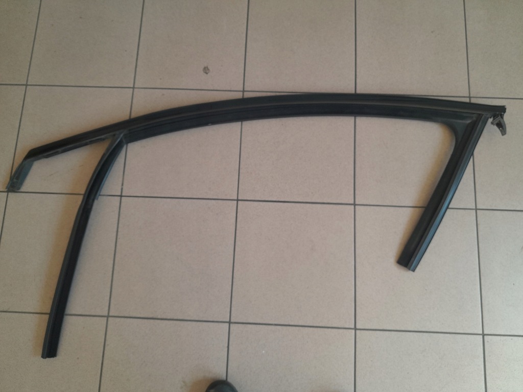 фото №1, Chrysler 200 ii 2015- молдинг двері рамка прокладка верхній ліва перед