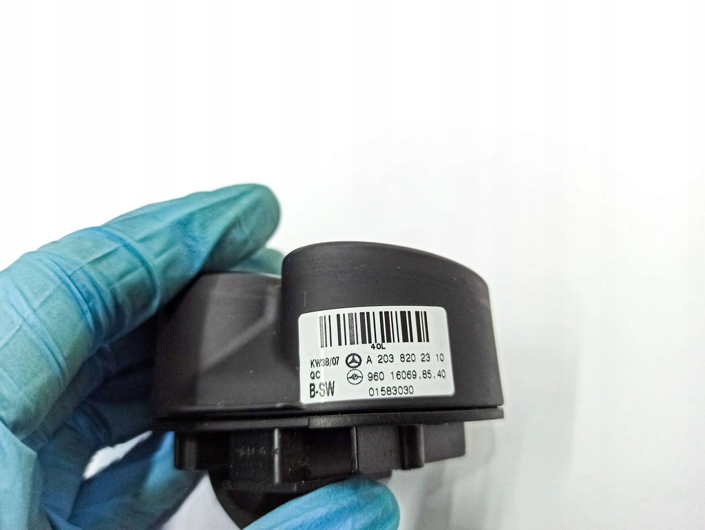 фото №12, Mercedes-benz c w203 2004 панелі керування, перемикачі