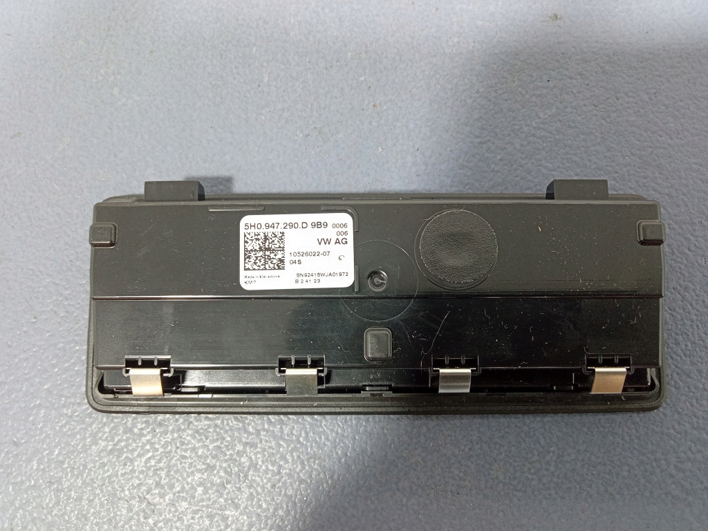 фото №5, Seat leon iv 4 octavia iv 20- лампа потолочный задняя 5h0947290d