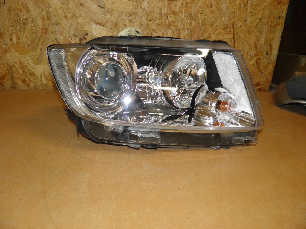 фото №1, Фара правый ксенон jeep grand cherokee wk2