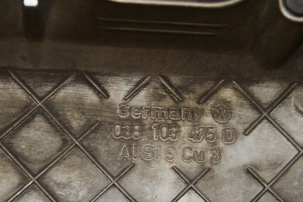 фото №6, Крышка клапанов vw caddy ii 1.9sdi 038907319f