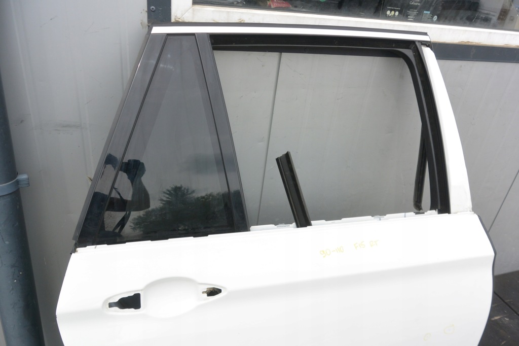 Дверь правое задний  задние цвет a300 300 300u bmw x5 f15 в Украине