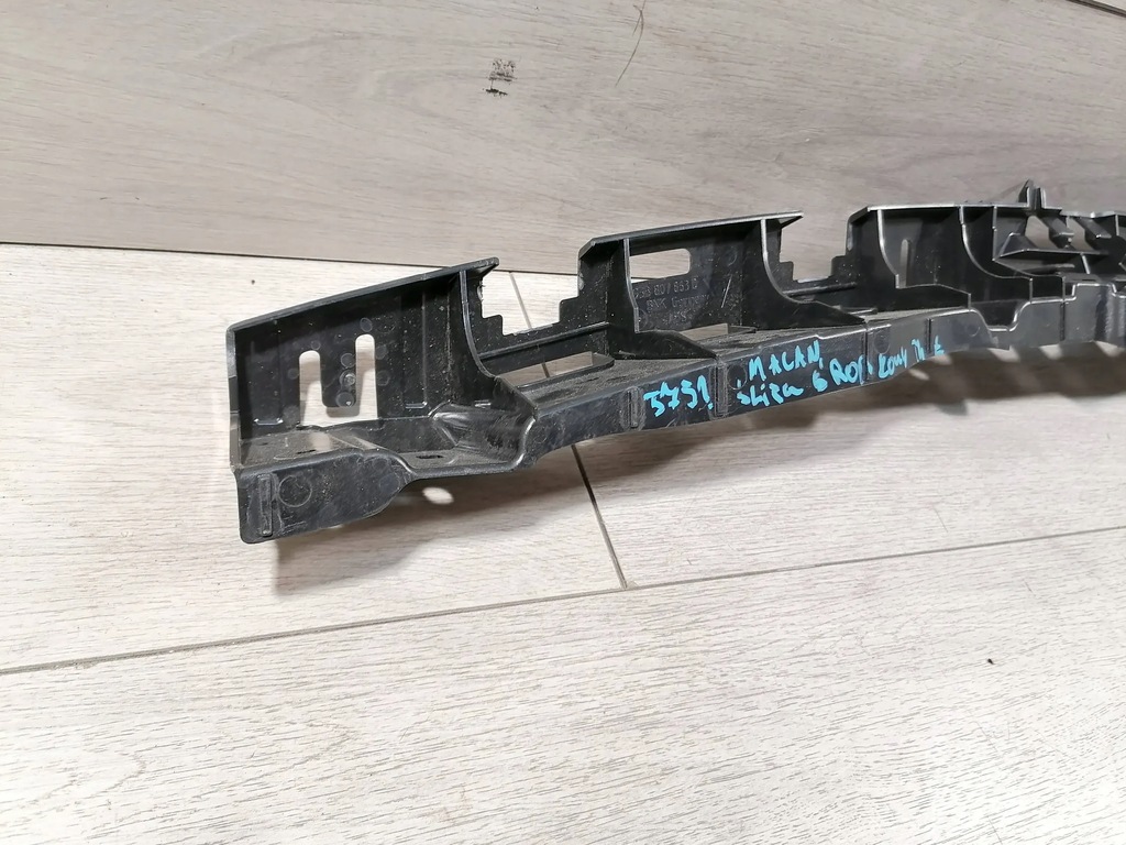 фото №7, Macan направляющая средний бампер задняя 95b807863d