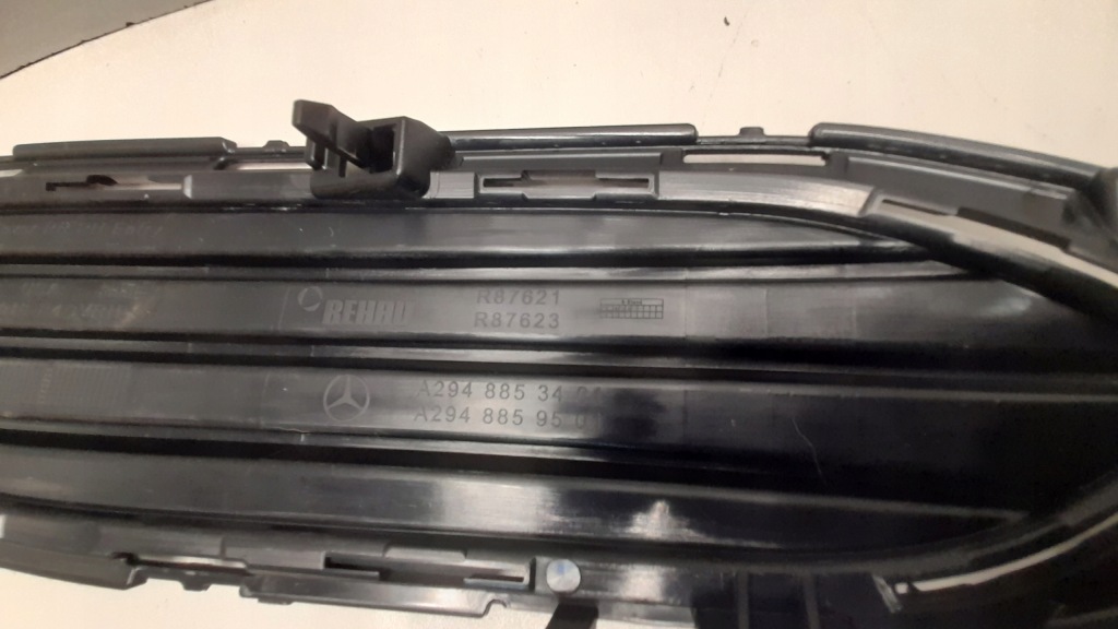 Mercedes w294 eqe решётка заглушка правая бампера заднего задняя a2948853401 Киев