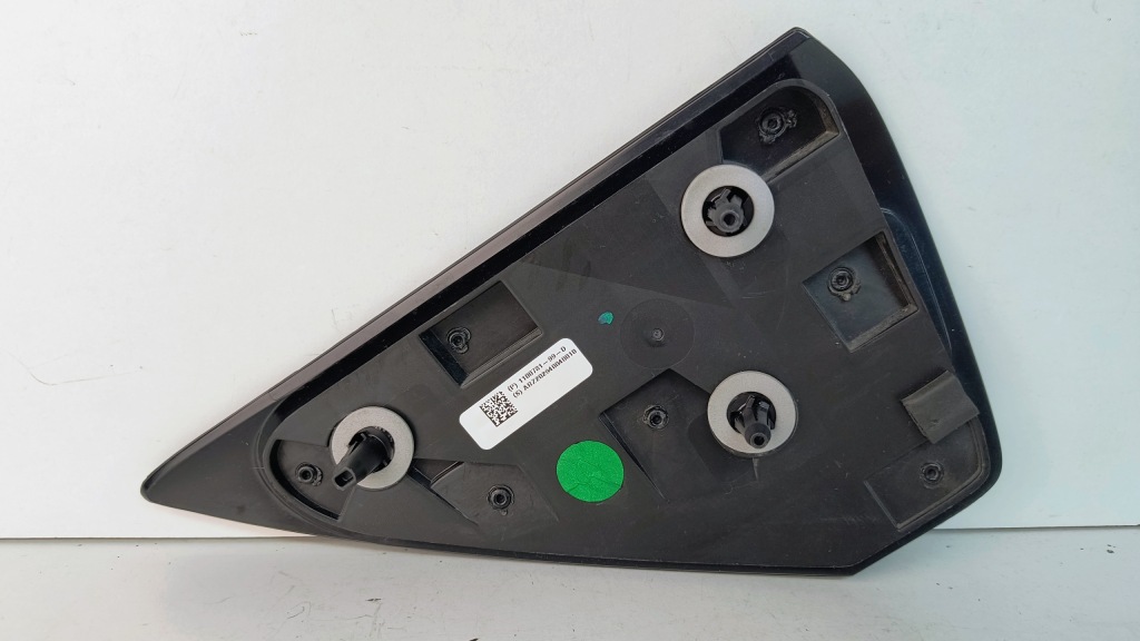 фото №3, Відбивач лампи правий задня tesla model 3