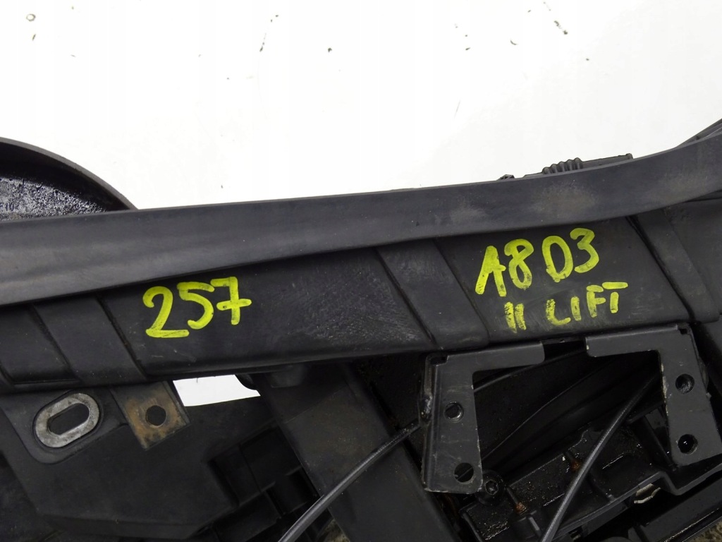 Ремень перед передний audi a8 d3 2 2 рестайлинг  3.0 tdi 09r Киев