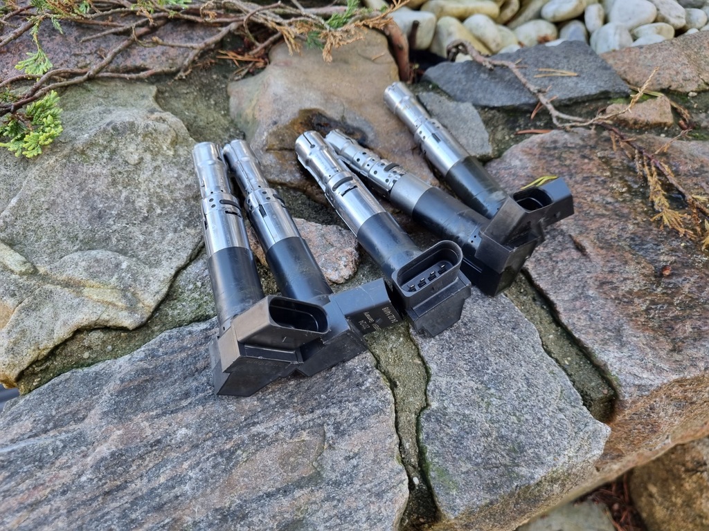 фото №1, Passat b5 2.3 v5 катушка катушки зажигания зажигания 066905100c