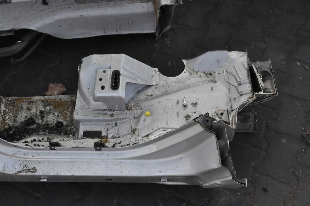 фото №7, Volvo v70 iii блок двигуна поріг лівий