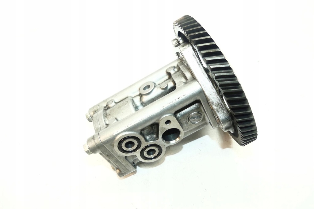 фото №1, Land cruiser 200 4.5 v8 d4d 1vd насос масла левая