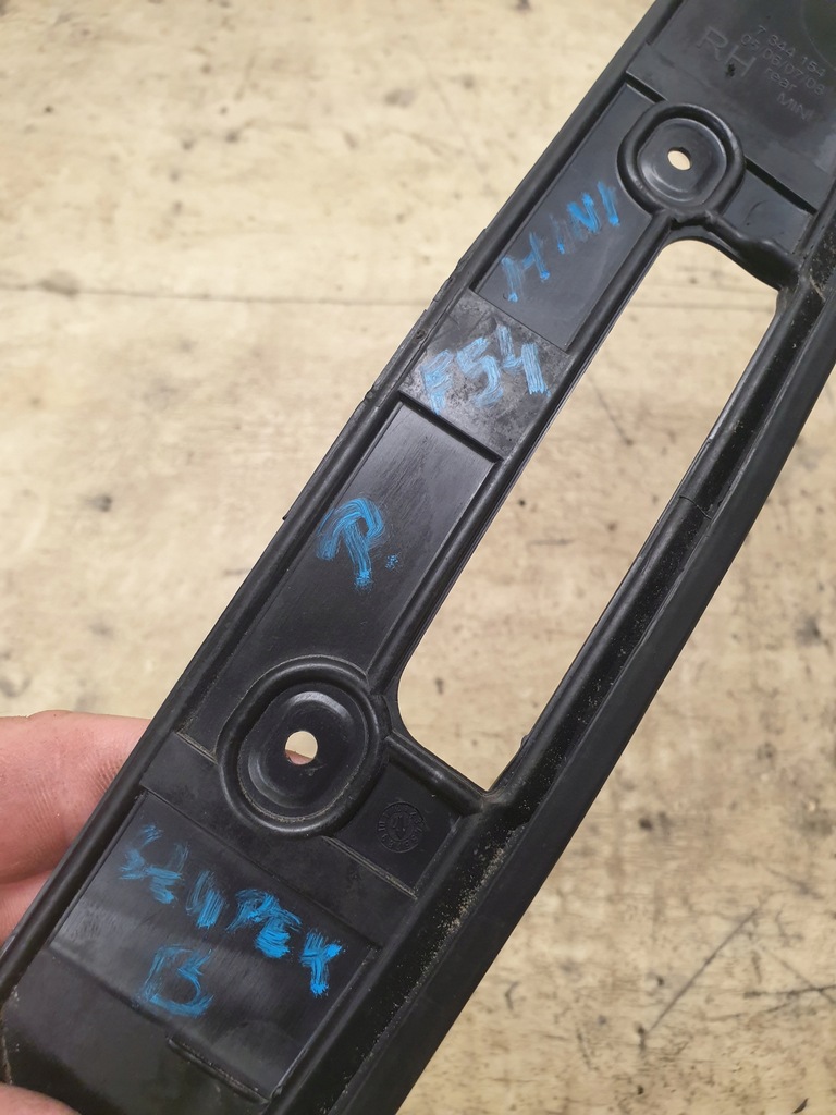 фото №12, Mini f54 clubman оригинальный номер 7344154 прокладка стойка