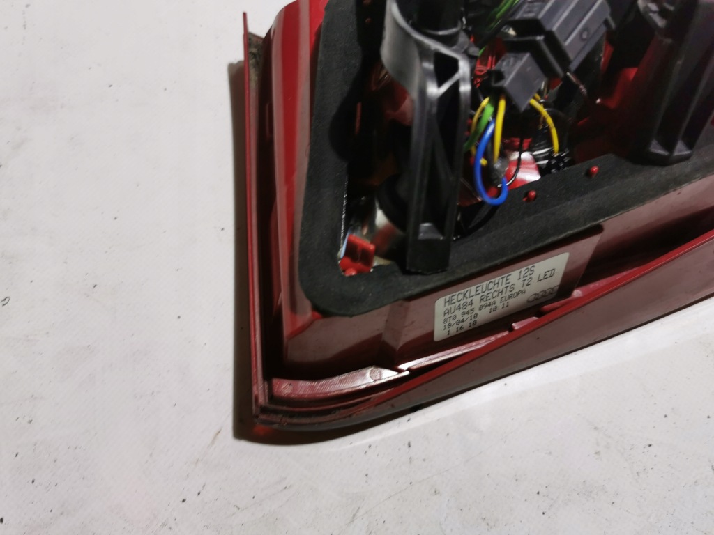 Фара правый задний  w крышке  audi a5 led Недорого