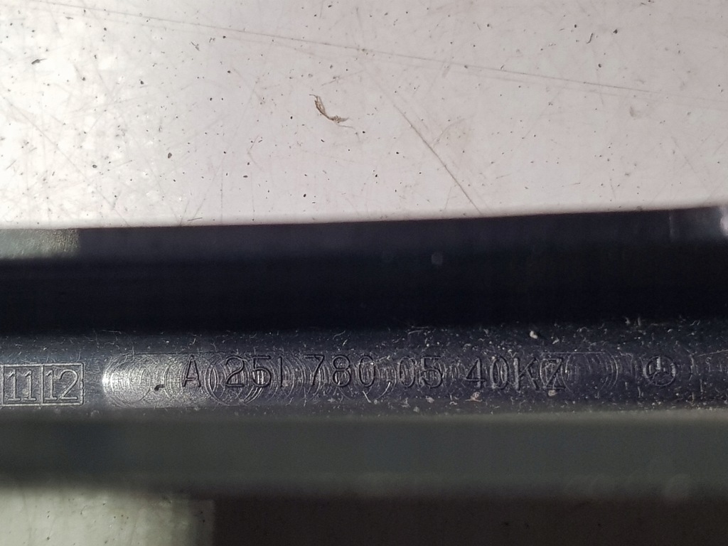 фото №7, Mercedes w251 молдинг защита люк a2517800540