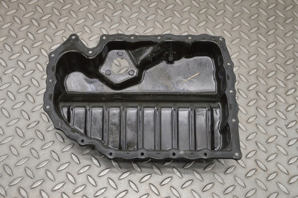 фото №1, Audi q3 8u 2017 поддон масляная