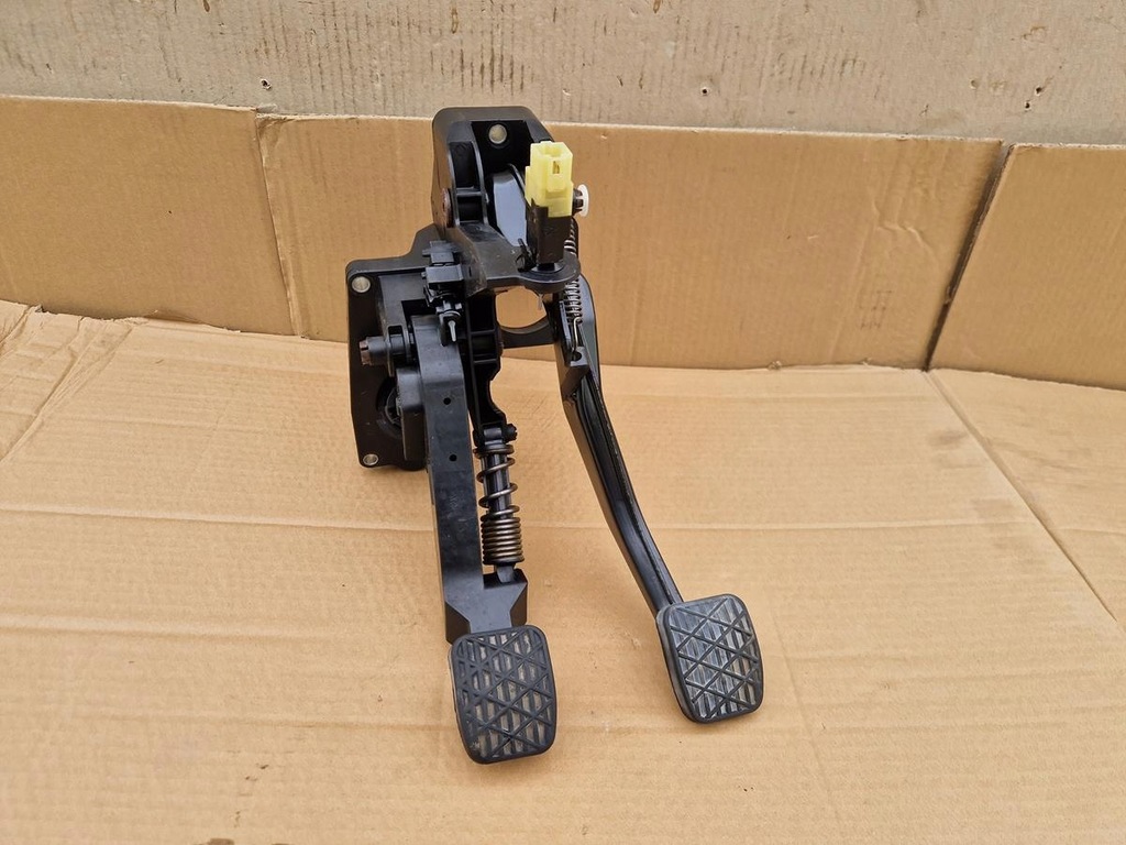 фото №1, Педали mercedes a w169 2.0 cdi