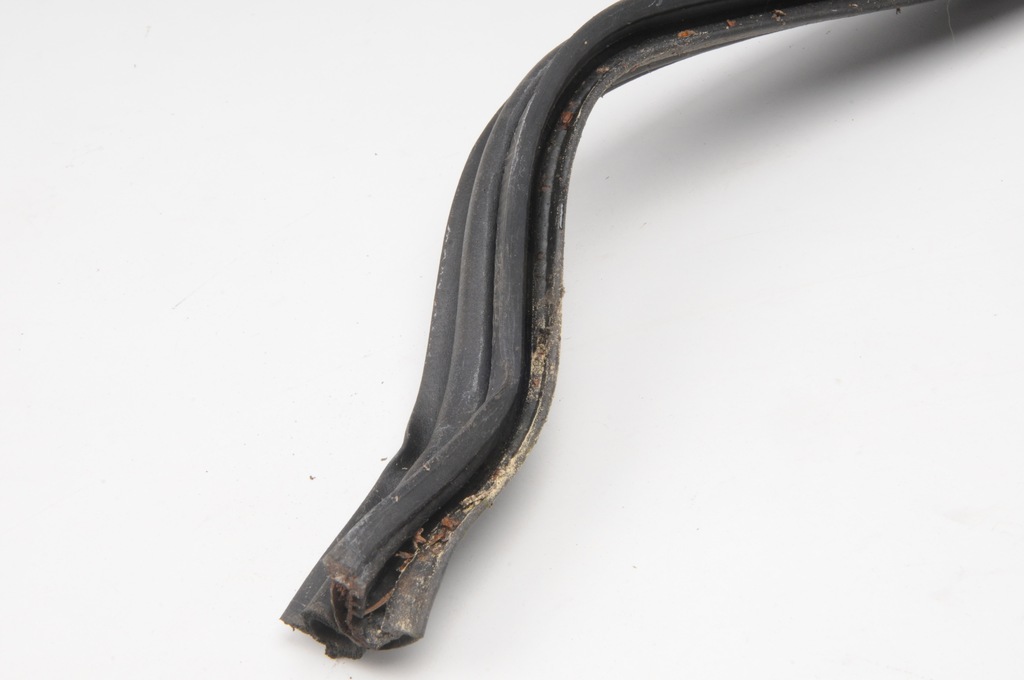 фото №8, Maserati quattroporte v прокладка капот