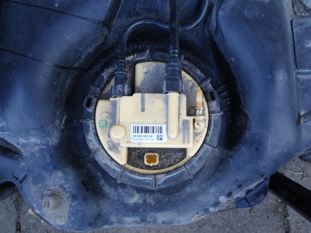 фото №8, Peugeot partner berlingo ii lift 1.6 hdi бак пального bak насос 14r