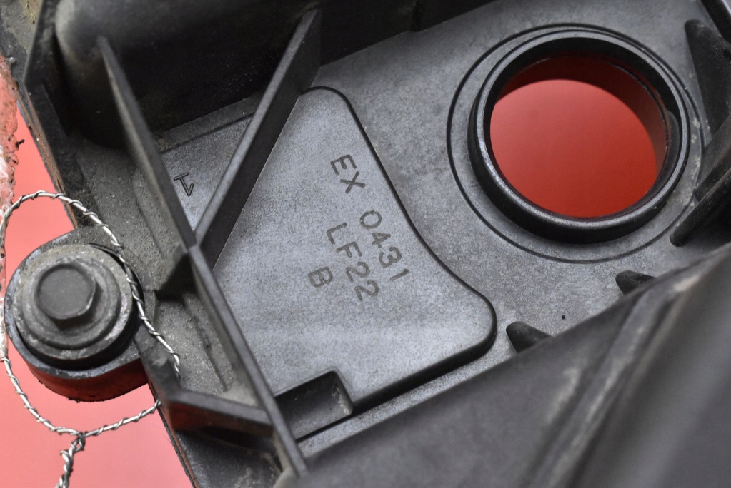 фото №9, Кришка клапанів корпус s5209 mazda 6 1 i gg 2.0 16v 141 km 02-05