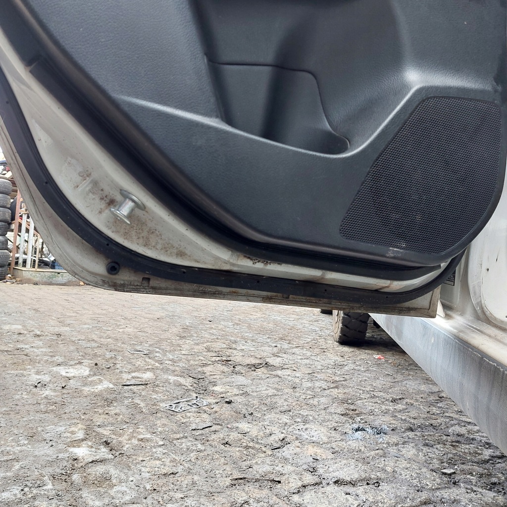 фото №11, Subaru xv i 2014 дверь левая задние код лакокрасочного покрытия 37j